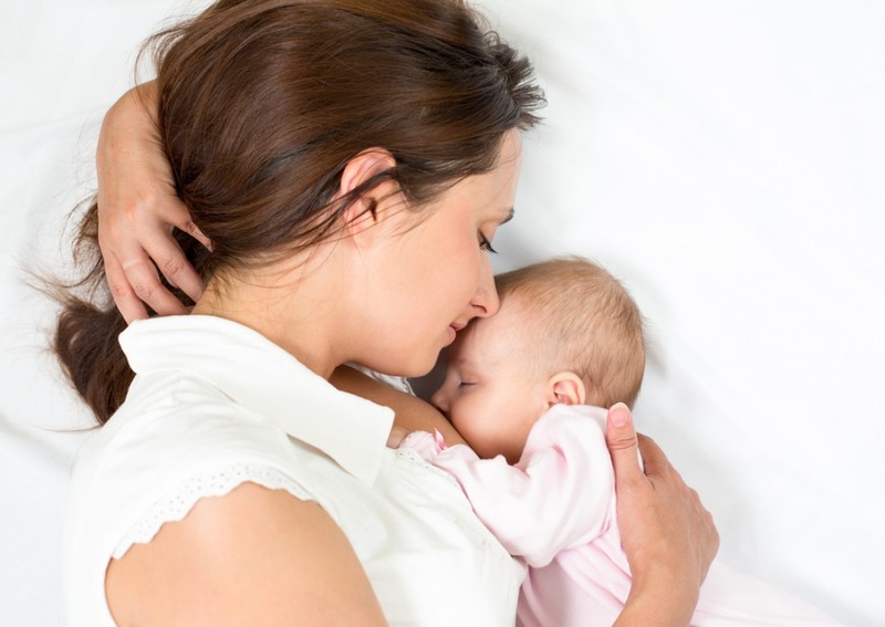 До чого сниться годувати грудним молоком дитини: тлумачення сну про годування грудьми немовля з популярним сонникам