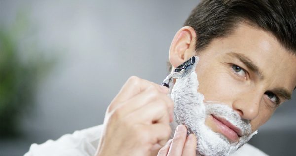 До чого сниться голитися уві сні для чоловіка і жінки: тлумачення з популярним сонникам