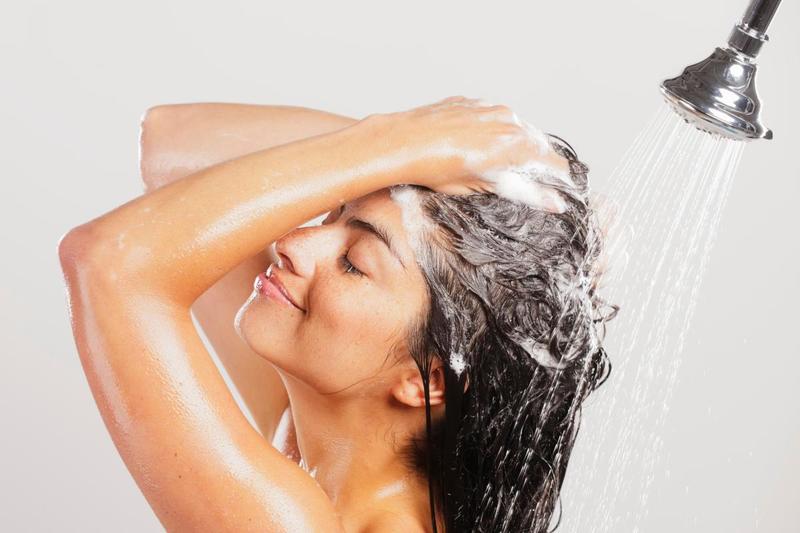 До чого сниться мити голову: сонник, тлумачення сну про миття волосся для жінок і чоловіків